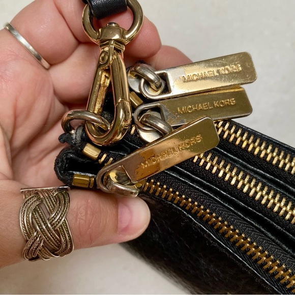 Michael KORS triple layer black leather cross body bag w gold & build in wallet - Picture 13 of 16
